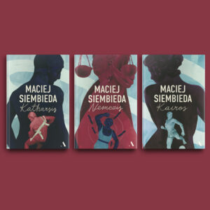 Trzy okładki książek Macieja Siembiedy tworzących trylogię grecką: „Katharsis”, „Nemezis” i „Kairos”. Ułożone obok siebie tomy mają ilustracyjne okładki z sylwetkami postaci i motywami nawiązującymi do antycznej Grecji. Całość umieszczono na bordowym tle. (grafika)