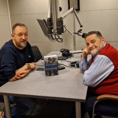 Michał Nogaś @nogasnastronie (który był w Izraelu już 21 razy 😲😎) rozmawia z Konstantym Gebertem o współczesnym Izraelu i jego wewnętrznym rozdarciu oraz o historii tego niezwykłego małego-wielkiego państwa.
@podcast_gazety_wyborczej
